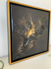 Laden Sie das Bild in den Galerie-Viewer, „ Cosmos Noir - No.8“ - Minimalistic Sculpted Art