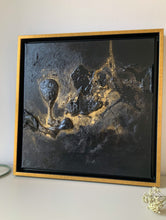 Laden Sie das Bild in den Galerie-Viewer, „ Cosmos Noir - No.9 “ - Minimalistic Sculpted Art