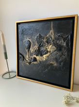 Laden Sie das Bild in den Galerie-Viewer, „ Cosmos Noir - No.9 “ - Minimalistic Sculpted Art