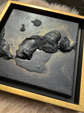 Laden Sie das Bild in den Galerie-Viewer, „ Cosmos Noir - No.3 “ - Minimalistic Sculpted Art ( FRAMED )